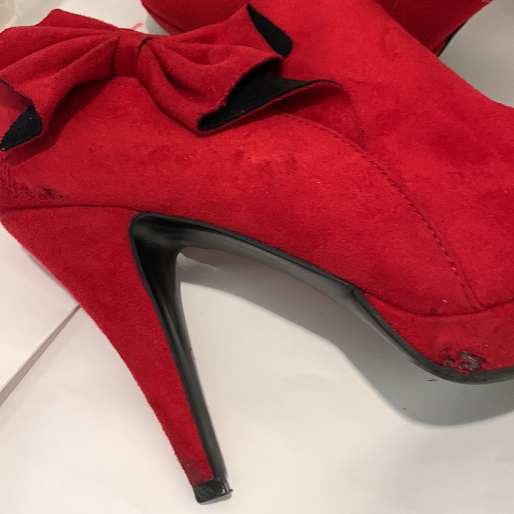 IMPO Red Booties Slight Platform Size 9.5 - Picture 7 of 16